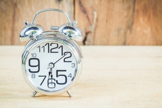 https://www.shutterstock.com/ja/image-photo/clock-show-6-pm-30-minute-539439997