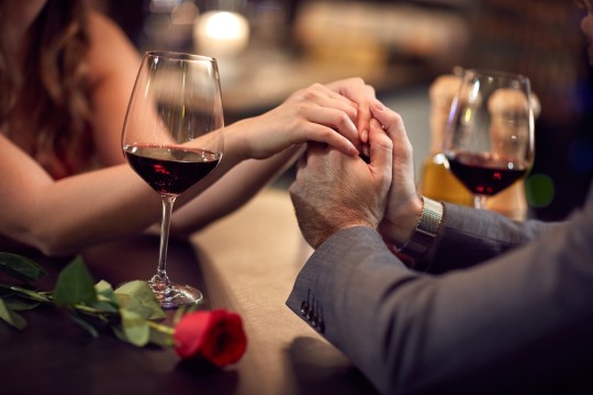 https://www.shutterstock.com/ja/image-photo/romance-night-restaurant-valentines-day-concept-561649132