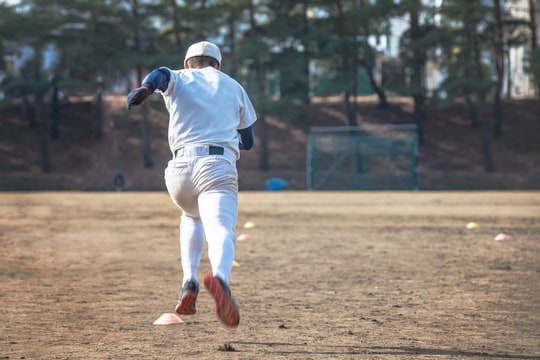 野球部の中で雑に扱われるいじられキャラで全くモテなかった中学〜高校時代