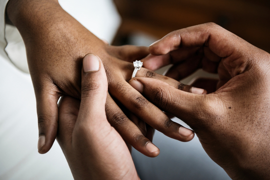早期に結婚や同棲話が出てくる可能性大